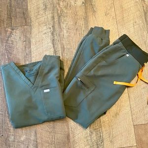 Moss Figs scrub set-size XS/XS tall